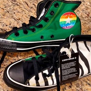 Custom Converse never worn!